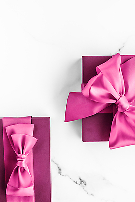 포토 JPG 해외이미지 리본 실내 사람없음 선물상자 상자 오브젝트 흰배경 대리석 해외포토 백그라운드 재료 선물 내부 흰색 파일형식 이미지허브