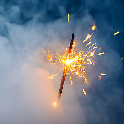 포토 JPG 해외이미지 폭죽 불꽃놀이 사람없음 빛 반짝임 축하 연기 연소 스파클라 해외포토 컨셉 모션 놀이 파일형식 이미지허브