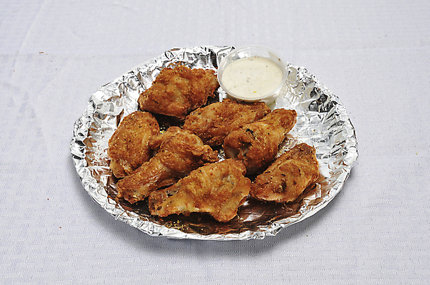 포토 JPG 해외이미지 회색배경 실내 사람없음 치킨 은박지 닭날개 은박접시 해외포토 접시 백그라운드 내부 닭고기 회색 닭고기요리 파일형식 이미지허브