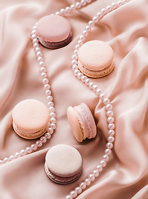 포토 JPG 해외이미지 백그라운드 사람없음 고급 우아함 실크 진주 진주목걸이 마카롱 연분홍색 파스텔톤 해외포토 분홍색 컬러 컨셉 목걸이 디저트 직물 보석 진주_보석 파일형식 이미지허브