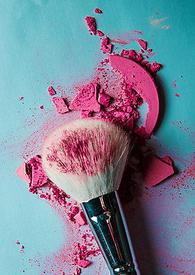 포토 JPG 해외이미지 분홍색 사람없음 뷰티 손상 붓 화려 파란배경 아이섀도 해외포토 컬러 백그라운드 컨셉 파란색 화장품 파일형식 이미지허브