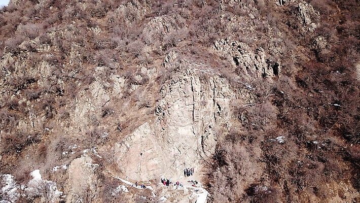 포토 JPG 해외이미지 라이프스타일 여자 밧줄 벽 스포츠 모션 자연 성공 산 안테나 건강 안전 사람 사람없음 야외 운동 힘 등산 장비 도전 체험 정상 위험 집중 연습 오르기 드론 산악가 해외포토 줄 컨셉 통신 생활 트래킹 생태계 파일형식 이미지허브