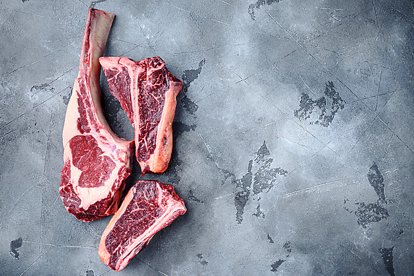 포토 JPG 해외이미지 회색배경 뼈 건조 육류 스테이크 비프스테이크 사람없음 어둠 회색 소고기 바위 자르기 들소 날것 대리석 갈비뼈 생식 송아지고기 강화비석군 해외포토 컬러 백그라운드 식재료 재료 모션 서양음식 돌_바위 소 비석 강화도 파일형식 이미지허브