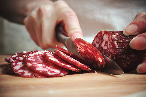 포토 JPG 해외이미지 전통 음식 조각 백그라운드 재료 건조 육류 돼지고기 요리 사람없음 빨간색 식사 이탈리아 소고기 추위 흰색 신선 소시지 맛 상품 자르기 먹기 매움 햄 슬라이스 후추 훈제 내추럴 프랑스어 점심식사 고립 단백질 살라미 옥토버페스트 치유 개조 해외포토 문자 유럽 컬러 컨셉 식재료 모션 가공식품 향신료 영양소 파일형식 이미지허브