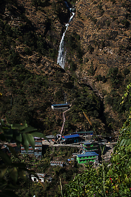 포토 JPG 해외이미지 나무 구름 공원 도로 여행 모션 자연 하늘 산 주택 풍경 사람없음 야외 초록색 물 파란색 강 계단 마을 환경 침묵 봄 폭포 흐름 에너지 바위 숲 오두막 순환 네팔 내추럴 생태학 히말라야 해외포토 자연요소 식물 계절 공공시설 교육 아시아 길 컬러 컨셉 교통시설 건물 소리 돌_바위 생태계 파일형식 산맥 이미지허브