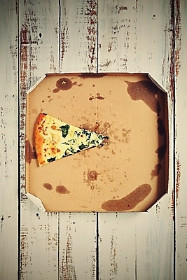 포토 JPG 해외이미지 전통 음식 조각 백그라운드 토마토 포장 탁자 치즈 피자 사람없음 목재 빨간색 상자 우주 식당 검은색 식사 저녁식사 어둠 이탈리아 껍질 신선 오픈 뜨거움 오븐 맛 정상 굽기 지중해 속도 메뉴 반죽 패키지 후추 판지 점심식사 모짜렐라치즈 살라미 핸드메이드 해외포토 나무 유럽 바다 컬러 가구 컨셉 채소 재료 유제품 패스트푸드 서양음식 상점 가전제품 구이 향신료 파일형식 이미지허브