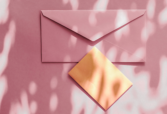 포토 JPG 해외이미지 종이 편지봉투 그림자 사람없음 햇빛 그늘 감성 연분홍색 카피스페이스 해외포토 분홍색 컨셉 봉투 태양 공백 편지 파일형식 이미지허브