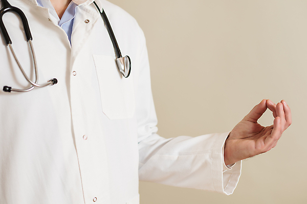 포토 JPG 해외이미지 스튜디오촬영 직업 손 남자 행복 유니폼 요가 청진기 휴식 스트레스 건강 병원 피곤 한명 손짓 성인 신체부위 약 건강관리 화목 고요 시험 의사 흰색 실험복 작업 구조원 집중 명상 구조대 돌봄 바디케어 카피스페이스 해외포토 1 웰빙 옷 교육 감정 컬러 컨셉 의학 의료기기 모션 실내 관리 사람 공백 의료진 가운 구출 파일형식 이미지허브