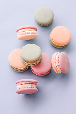 포토 JPG 해외이미지 디저트 실내 사람없음 여러개 마카롱 보라색배경 해외포토 음식 다수 백그라운드 내부 보라색 파일형식 이미지허브