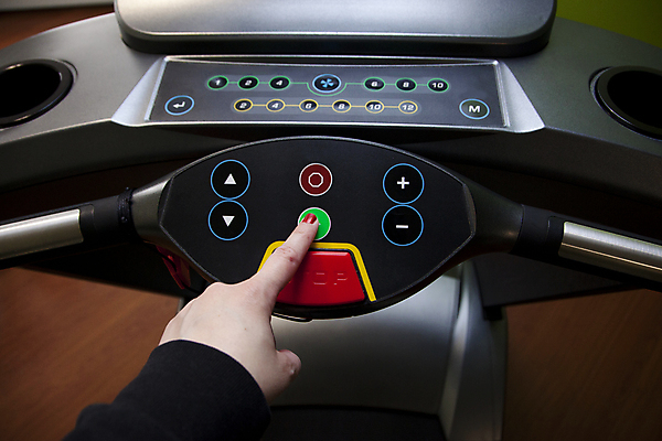 포토 JPG 해외이미지 라이프스타일 손 여행 컨셉 손가락 화살 사람 사람없음 빨간색 초록색 달리기 운동 스크린 힘 기계 장비 시간 그리기 손톱 속도 시작 체육관 런닝머신 언론 바둑 느림 그만 방식 해외포토 컬러 모션 놀이 건강 생활 신체부위 운동기구 파일형식 이미지허브