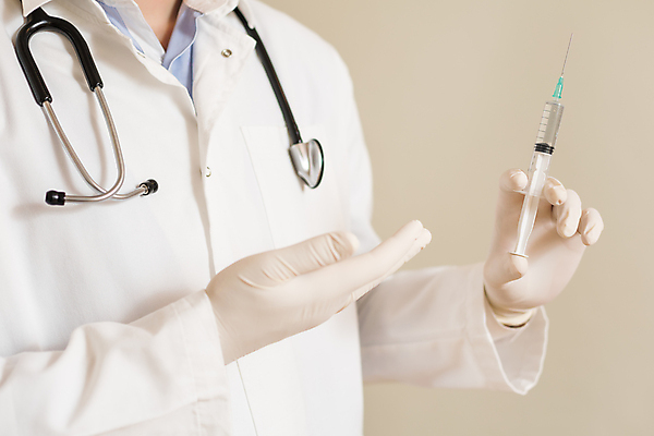 포토 JPG 해외이미지 스튜디오촬영 직업 남자 유니폼 청진기 실내 병원 주사기 한명 서기 성인 신체부위 약 건강관리 시험 의사 흰색 잡기 실험복 작업 바이러스 보호 질병 구조원 약국 예방 주사약 보여주기 돌봄 바디케어 예방접종 카피스페이스 해외포토 1 옷 교육 컬러 컨셉 의학 의료기기 모션 건강 관리 사람 내부 공백 의료진 가운 접종 파일형식 이미지허브