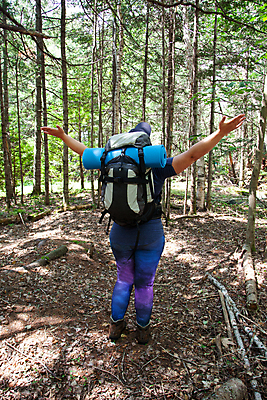 포토 JPG 해외이미지 주간 라이프스타일 행복 무기 여행 배낭 자연 사람없음 야외 여행객 힘 기쁨 캠핑 하이킹 자유 축하 탈출 롤 독립 무료 백패커 하이커 힘찬 해외포토 자연요소 감정 컨셉 가방 레저 사람 생활 생태계 파일형식 이미지허브