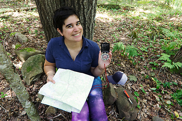 포토 JPG 해외이미지 라이프스타일 행복 선 여행 지도 자연 항해 한명 웃음 야외 여행객 트래킹 하이킹 탐험 공구 가리킴 최고 숲 나침반 방향 스마트 검색 준비 싱글 북쪽 네비게이션 경도 독립 루트 방법 선로 승인 위도 해외포토 1 감정 컨셉 배_교통 레저 표정 사람 손짓 생활 도구 생태계 파일형식 이미지허브