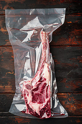 포토 JPG 해외이미지 음식 백그라운드 재료 뼈 건조 육류 스테이크 비프스테이크 사람없음 목재 어둠 소고기 신선 그릴 플라스틱 바비큐 자르기 날것 팩 아르헨티나 봉인 생식 정육점 진공 강화비석군 해외포토 나무 식재료 모션 재질 주방용품 서양음식 상점 화장품 남아메리카 비석 강화도 파일형식 이미지허브