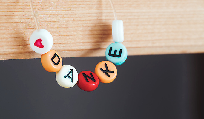 포토 JPG 해외이미지 관계 팔찌 선물 사람없음 친구 우정 감사 형제 감탄 손목보호대 해외포토 남자 감정 장신구 가족 파일형식 이미지허브