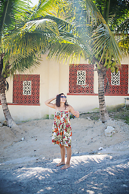 포토 JPG 해외이미지 나무 라이프스타일 드레스 공원 여자 꽃 행복 길 모래 여행 맨발 자연 휴가 거리 멕시코 한명 사람 야외 야자수 평화 맑음 산책 기쁨 시골 내추럴 해외포토 식물 1 옷 공공시설 감정 컨셉 북아메리카 발 날씨 휴식 생활 생태계 파일형식 이미지허브