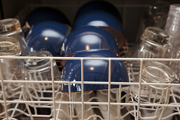 포토 JPG 해외이미지 라이프스타일 그릇 식기 접시 컨셉 가사 가정 유리 선반 주택 사람없음 파란색 주방 기계 장비 화물 흰색 업무 도자기 사발 빨래 정상 가득함 전자 유리그릇 세탁기 로딩 신발장 자동화 해외포토 컬러 가구 재질 건물 생활 가전제품 운송업 작업 사기그릇 파일형식 이미지허브