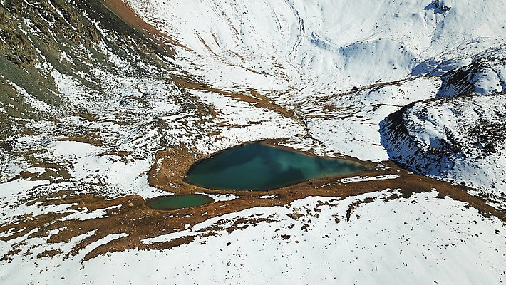 포토 JPG 해외이미지 나무 구름 호수 여행 겨울 자연 하늘 산 안테나 파노라마 풍경 사람없음 야외 물 파란색 강 반사 골짜기 계곡 냉동 얼음 하이킹 추위 가을 흰색 정상 위험 언덕 빙하 암초 드론 절정 조감도 카자흐스탄 눈내림 해외포토 자연요소 식물 계절 아시아 컬러 컨셉 통신 레저 눈_날씨 촬영기법 생태계 파일형식 이미지허브