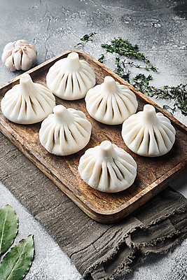 포토 JPG 해외이미지 회색배경 실내 마늘 사람없음 만두 나무쟁반 월계수 해외포토 음식 백그라운드 채소 쟁반 내부 목재 회색 파일형식 이미지허브