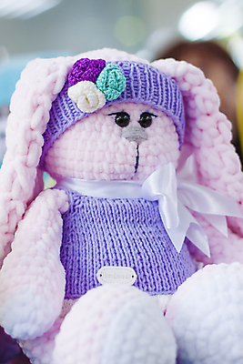 포토 JPG 해외이미지 리본 실내 사람없음 아웃포커스 뜨개질 털실 토끼인형 동물인형 손뜨개 해외포토 인형 촬영기법 취미 내부 토끼 실 파일형식 이미지허브