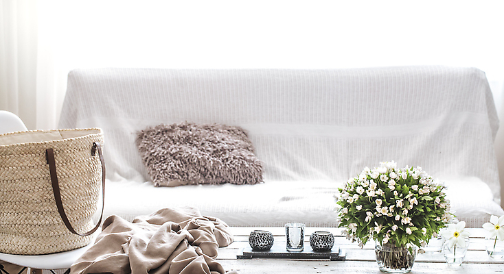 포토 JPG 해외이미지 꽃다발 쿠션 겨울 초 잔 실내 사람없음 소파 꽃병 오브젝트 감성 빨래바구니 해외포토 식기 계절 꽃 컨셉 의자 내부 바구니 빨래 파일형식 이미지허브