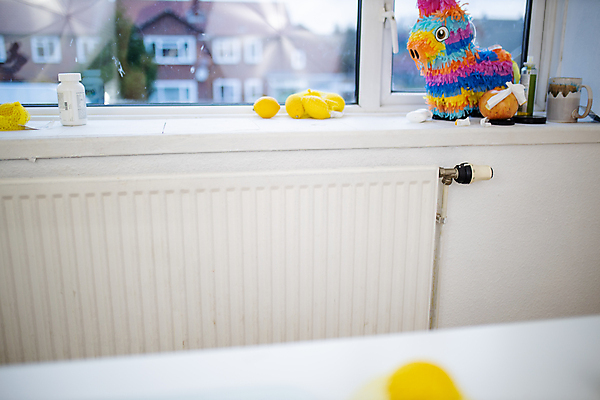 포토 JPG 해외이미지 음식 벽 백그라운드 과일 재료 창문 유리 탁자 귤 주택 실내 건강 미술 사람없음 야외 인테리어 컬러풀 파티 주방 흰색 난방기 레몬 라임 당나귀 라디에이터 해외포토 디자인 컬러 가구 재질 문화예술 이벤트 내부 건물 말_동물 난방용품 파일형식 이미지허브