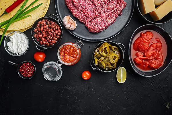 포토 JPG 해외이미지 전통 음식 채소 재료 검은배경 치즈 샌드위치 건강 육류 옥수수 요리 사람없음 식사 치킨 공백 신선 살사소스 핸드메이드 카피스페이스 해외포토 백그라운드 식재료 유제품 곡류 검은색 소스_음식 닭고기요리 파일형식 이미지허브