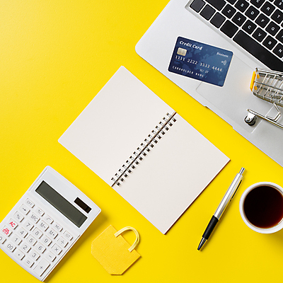 포토 JPG 해외이미지 종이 커피 비즈니스 사람없음 컵 노트북 하이앵글 쇼핑백 펜 다이어리 쇼핑카 계산기 신용카드 지갑 노란배경 해외포토 식기 음료 뷰포인트 백그라운드 가방 문구용품 금융 전자제품 쇼핑 필기구 노란색 사무용품 카트 장비 파일형식 이미지허브