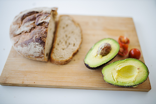 포토 JPG 해외이미지 전통 음식 빵 조각 토마토 채소 재료 방울토마토 탁자 도마 건강 요리 사람없음 목재 갈색 신선 맛 자르기 밀 굽기 유기농 슬라이스 토스트 레시피 아보카도 점심식사 채식주의자 해외포토 나무 웰빙 컬러 가구 컨셉 과일 모션 주방용품 곡류 식사 구이 채식 파일형식 이미지허브