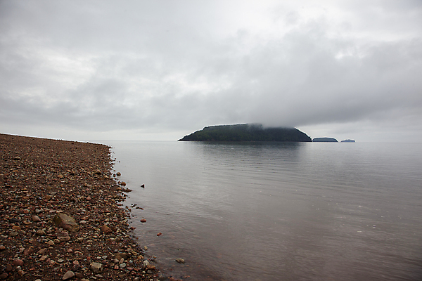 포토 JPG 해외이미지 바다 섬 캐나다 자연 사람없음 야외 물 회색 슬픔 안개 조약돌 만 그룹 땅 암초 사암 대서양 뿌연 해일 해외포토 자연요소 감정 컬러 북아메리카 날씨 돌_바위 자연재해 생태계 파일형식 이미지허브