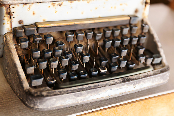 포토 JPG 해외이미지 백그라운드 통신 태국 사람없음 사무실 금속 검은색 기계 장비 수확 골동품 흰색 키보드 업무 메시지 기자 클래식 편지 작가 향수 오브젝트 부식 복고 타자기 타입 옛날 철강 해외포토 직업 아시아 컬러 컨셉 농업 비즈니스 재질 화장품 작업 파일형식 이미지허브