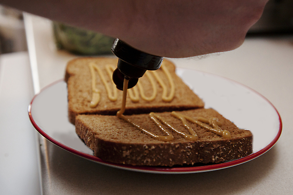 포토 JPG 해외이미지 접시 음식 빵 백그라운드 재료 주택 샌드위치 사람없음 노란색 식사 펼침 껍질 신선 양념 조미료 먹기 머스터드 향신료 준비 매움 번짐 향료 점심식사 짜기 해외포토 식기 컬러 모션 건물 소스_음식 맛 향기 냄새 향미료 파일형식 효과 이미지허브