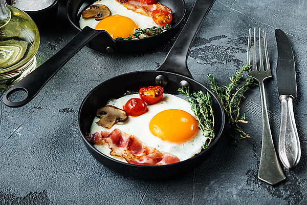 포토 JPG 해외이미지 음식 포크 토마토 사람없음 계란 버섯 프라이팬 나이프 계란프라이 계란요리 허브 브런치 양송이 베이컨 해외포토 식물 식기 채소 주방용품 돼지고기 요리 알 식사 칼 파일형식 이미지허브