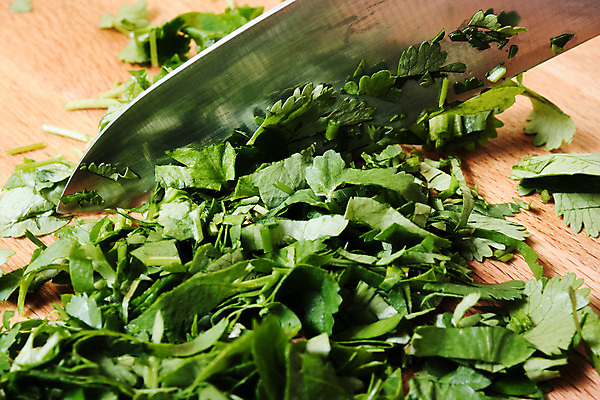 포토 JPG 해외이미지 식물 음식 백그라운드 잎 다이어트 채소 재료 자연 탁자 도마 파슬리 건강 요리 사람없음 목재 초록색 주방 정원 신선 양념 플랫 칼 맛 자르기 다발 허브 유기농 날것 향 내추럴 채식주의자 개조 비건 해외포토 나무 웰빙 컬러 가구 컨셉 모션 주방용품 생태계 채식 파일형식 이미지허브