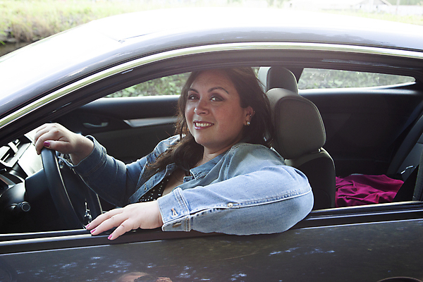 포토 JPG 해외이미지 라이프스타일 긴머리 여자 도로 여유 여행 창문 교통시설 자동차 한명 웃음 사람 재킷 운전 추위 자유 기둥 바퀴 운전사 치아 시원함 핸들 스포츠카 팔 히스패닉 굴곡 자동 진짜 해외포토 직업 1 헤어스타일 건축 감정 길 육상교통 교통 컨셉 모션 표정 생활 신체부위 외투 소화기관 시설 파일형식 이미지허브