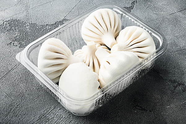 포토 JPG 해외이미지 회색배경 실내 사람없음 만두 플라스틱통 해외포토 음식 백그라운드 통 내부 회색 플라스틱 파일형식 이미지허브