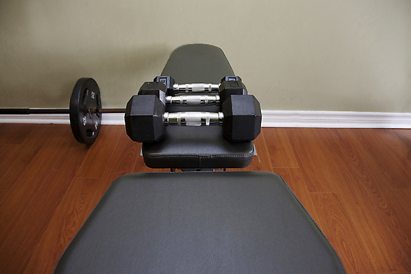 포토 JPG 해외이미지 라이프스타일 스포츠 벤치 바닥 주택 실내 건강 3 사람없음 목재 빛 운동 금속 검은색 힘 아령 장비 회색 몸무게 작음 보디빌딩 철 연습 클럽 시작 체육관 리프트 역도 파운드 무거움 신발장 줄서기 철강 회원 해외포토 나무 컬러 돈 의자 재료 모션 재질 내부 건물 생활 헬스 무게 크기 파일형식 이미지허브