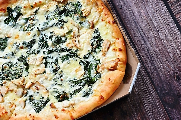 포토 JPG 해외이미지 전통 음식 조각 백그라운드 토마토 채소 재료 탁자 치즈 피자 패스트푸드 육류 요리 사람없음 목재 빨간색 초록색 상자 우주 식당 식사 저녁식사 이탈리아 껍질 흰색 시골 신선 뜨거움 맛 정상 굽기 지중해 허브 속도 올리브 바질 점심식사 모짜렐라치즈 살라미 핸드메이드 해외포토 나무 식물 열매 유럽 바다 컬러 가구 컨셉 식재료 유제품 서양음식 상점 인스턴트 구이 파일형식 이미지허브