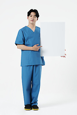포토 JPG 스튜디오촬영 전신 직업 배너 남자 사각프레임 실내 한명 서기 들기 누끼 20대 성인 앞모습 파란색 한국인 간호사 가리킴 흰배경 간호복 성인남자한명만 국내포토 1 뷰포인트 컬러 백그라운드 유니폼 모션 프레임 사람 동양인 손짓 청년 내부 사각형 의료진 흰색 남자한명만 성인남자만 파일형식