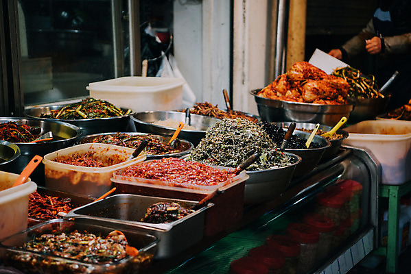 포토 JPG 주간 반찬 김치 한국 사람없음 야외 시장 재래시장 열무김치 멸치 반찬가게 전통시장 젓갈 지동시장 수원시장 국내포토 자연요소 전통 아시아 한식 음식 어류 상점 수원 파일형식