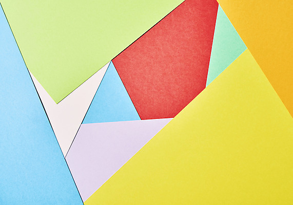 포토 JPG 스튜디오촬영 종이 백그라운드 프레임 실내 사람없음 하이앵글 컬러풀 페이퍼아트 삼각형 오브젝트 플랫레이 카피스페이스 국내포토 도형 뷰포인트 컬러 내부 공백 플랫 파일형식