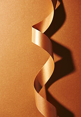 포토 JPG 스튜디오촬영 리본 종이 선 백그라운드 프레임 실내 사람없음 보라색 공백 금색 오브젝트 질감 플랫레이 카피스페이스 국내포토 컬러 내부 플랫 파일형식