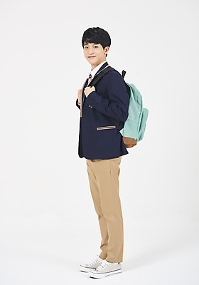 포토 JPG 스튜디오촬영 전신 학생 응시 교육 남자 교복 남학생 청소년 책가방 실내 한명 서기 미소 누끼 사람 옆모습 10대 십대라이프스타일 한국인 잡기 자신감 즐거움 흰배경 긍정적 십대남자한명만 남고생 국내포토 1 라이프스타일 시선 옷 감정 뷰포인트 백그라운드 가방 모션 고등학생 표정 동양인 내부 흰색 남자한명만 십대남자만 파일형식