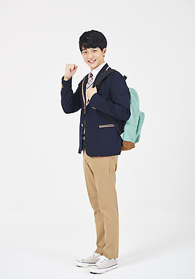 포토 JPG 스튜디오촬영 전신 학생 응시 교육 남자 교복 남학생 청소년 책가방 실내 한명 서기 미소 누끼 사람 옆모습 10대 십대라이프스타일 파이팅 주먹 한국인 자신감 즐거움 흰배경 긍정적 십대남자한명만 남고생 국내포토 1 라이프스타일 시선 옷 감정 뷰포인트 백그라운드 가방 모션 고등학생 표정 동양인 내부 흰색 남자한명만 십대남자만 파일형식