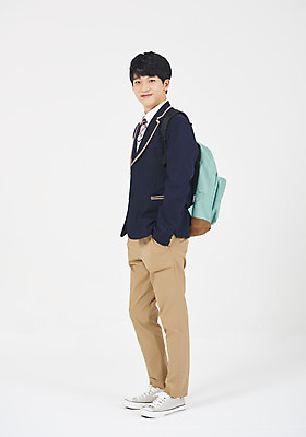 포토 JPG 스튜디오촬영 전신 학생 응시 교육 남자 교복 남학생 청소년 책가방 실내 한명 서기 미소 누끼 사람 옆모습 10대 십대라이프스타일 한국인 자신감 즐거움 흰배경 주머니손 긍정적 십대남자한명만 남고생 국내포토 1 라이프스타일 시선 옷 감정 뷰포인트 백그라운드 가방 모션 고등학생 표정 동양인 내부 흰색 남자한명만 십대남자만 파일형식