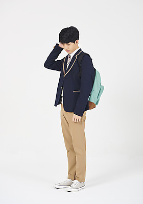 포토 JPG 스튜디오촬영 전신 학생 교육 남자 교복 남학생 청소년 책가방 실내 피곤 한명 서기 누끼 사람 옆모습 10대 머리 십대라이프스타일 만지기 한국인 좌절 흰배경 부정적 시무룩 십대남자한명만 남고생 국내포토 1 라이프스타일 옷 감정 뷰포인트 백그라운드 컨셉 가방 모션 고등학생 표정 동양인 내부 신체부위 흰색 남자한명만 십대남자만 파일형식