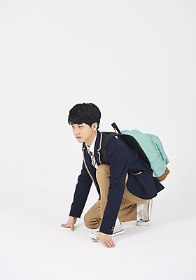 포토 JPG 스튜디오촬영 전신 학생 응시 교육 남자 교복 남학생 청소년 책가방 실내 한명 누끼 사람 앉기 옆모습 10대 달리기 십대라이프스타일 한국인 자신감 출발 흰배경 준비자세 긍정적 출발준비 십대남자한명만 남고생 국내포토 1 라이프스타일 시선 옷 감정 뷰포인트 포즈 백그라운드 컨셉 가방 모션 고등학생 동양인 내부 흰색 준비 남자한명만 십대남자만 파일형식