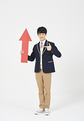 포토 JPG 스튜디오촬영 전신 학생 응시 교육 남자 교복 화살표 남학생 손가락 청소년 실내 한명 서기 누끼 사람 앞모습 10대 빨간색 십대라이프스타일 한국인 가리킴 흰배경 상승 긍정적 성적향상 십대남자한명만 남고생 국내포토 1 라이프스타일 손 시선 옷 감정 뷰포인트 컬러 백그라운드 컨셉 모션 고등학생 동양인 손짓 내부 흰색 남자한명만 십대남자만 파일형식