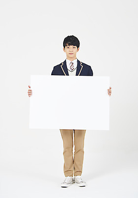 포토 JPG 스튜디오촬영 전신 학생 배너 응시 교육 남자 교복 남학생 청소년 안내 사각프레임 광고판 실내 한명 서기 들기 누끼 사람 앞모습 10대 십대라이프스타일 한국인 흰배경 추천 십대남자한명만 남고생 국내포토 1 라이프스타일 시선 옷 뷰포인트 백그라운드 모션 고등학생 프레임 알림판 동양인 내부 사각형 흰색 판 남자한명만 십대남자만 파일형식
