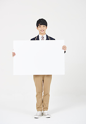 포토 JPG 스튜디오촬영 전신 학생 배너 응시 교육 남자 교복 남학생 청소년 안내 사각프레임 광고판 실내 한명 미소 들기 누끼 사람 앞모습 10대 십대라이프스타일 한국인 흰배경 추천 긍정적 십대남자한명만 남고생 국내포토 1 라이프스타일 시선 옷 감정 뷰포인트 백그라운드 모션 고등학생 프레임 알림판 표정 동양인 내부 사각형 흰색 판 남자한명만 십대남자만 파일형식